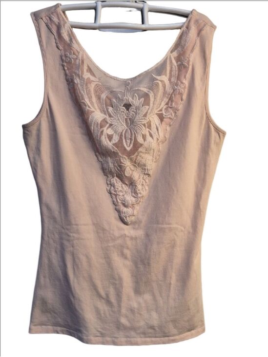 Suzy Shier Tops - 💕⃝🕊️ 3 For $ 15 💕⃝🕊️Suzy Shier Pale Pink Lace Front Sleeveless Tank